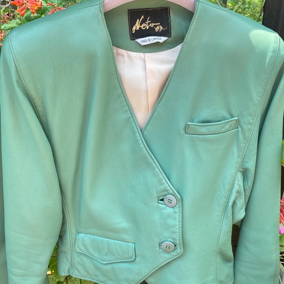 Vintage 80’s leather suit from Canada’s own Neto leather - Picture 5 of 11